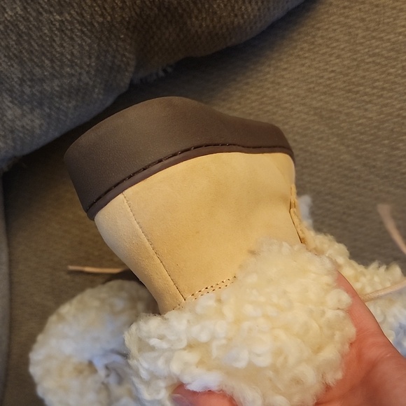 Vionic boots - Picture 5 of 10